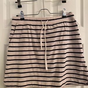 💕 3/$15 Striped Skirt